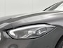 Mercedes-Benz C-klasse 300 e Business Solution Luxury | Winterpakket | Trekhaak | Panoramaschuifdak | Warmtewerend, donkergetint glas | GUARD 360° Plus | Sierdelen diamantpatroon zilvergrijs | 18 inch vijf-dubbelspaaks lichtmetalen velgen |