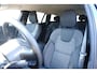 Volvo V60 T6 Recharge AWD Essential Edition Bright | Long Range | 19 inch lichtmetalen velgen | Stoel- & Stuurwielverwarming | Park Assist voor & achter met camera | Adaptieve Cruise Control | Pilot Assist, BLIS Dodehoekdetectie | Extra getint glas achter | Platinum Grey metallic