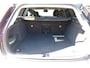 Volvo V60 T6 Recharge AWD Essential Edition Bright | Long Range | 19 inch lichtmetalen velgen | Stoel- & Stuurwielverwarming | Park Assist voor & achter met camera | Adaptieve Cruise Control | Pilot Assist, BLIS Dodehoekdetectie | Extra getint glas achter | Platinum Grey metallic