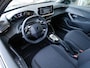Peugeot 2008 1.2 Hybrid 145PK Style | 8 JAAR GARANTIE | Nieuwe auto | Climate control | Parkeersensoren achter | Led verlichting | Cruise control | Elektrische ramen | Android auto / Apple carplay