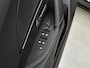 Peugeot e-2008 EV 136pk GT 50 kWh Automaat | Accu 95% | Schuif-/kanteldak | Navigatie | Climate Control | Adaptieve Cruise Control | Camera | 18"LMV | LED | Keyless Entry/Start | Apple Carplay/Android Auto |
