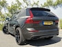 Volvo XC60 2.0 Recharge T6 AWD R-Design | Luchtvering | Bowers & Wilkins Audio | Head-Up | Trekhaak | 360 Camera | Keyless | Memory | Elektr. Stoelen | Adaptive Cruise Control | Dodehoek Detectie | Stoel + Stuurverwarming