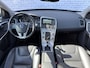 Volvo XC60 T5 245 pk Summum Aut. | Trekhaak 1800 kg | Elektrisch Bedienbare Achterklep | Parkeersensoren Voor en Achter | Parkeercamera | Navigatie | Schuif-/Kanteldak |