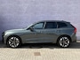 Volvo XC60 2.0 T6 Plug-in hybrid AWD Ultra Dark | Trekhaak 2.250 kg | Luchtvering | Harman Kardon Audio | Head-up Display | 360 Graden Camera | Panoramadak | Stoelverwarming voor en achter | Keyless Entry | Elektrische Achterklep | Elektrisch Verstelbare Voorstoelen | Cruise Control Adaptief | BLIS | Google Navigatie | Apple Carplay | Android Auto