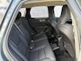Volvo XC60 2.0 T6 Plug-in hybrid AWD Ultra Dark | Trekhaak 2.250 kg | Luchtvering | Harman Kardon Audio | Head-up Display | 360 Graden Camera | Panoramadak | Stoelverwarming voor en achter | Keyless Entry | Elektrische Achterklep | Elektrisch Verstelbare Voorstoelen | Cruise Control Adaptief | BLIS | Google Navigatie | Apple Carplay | Android Auto