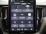Volvo XC60 2.0 T8 Plug-in hybrid AWD Ultra Black Edition | Harman/Kardon | Ele. verstelbare stoelen + Geheugen | Ele. kofferdeksel | Panoramadak | HUD | Comfortstoelen | Adaptieve Cruise Control |