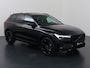 Volvo XC60 2.0 T8 Plug-in hybrid AWD Ultra Black Edition | Harman/Kardon | Ele. verstelbare stoelen + Geheugen | Ele. kofferdeksel | Panoramadak | HUD | Comfortstoelen | Adaptieve Cruise Control |