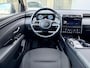 Hyundai Tucson 1.6 T-GDI HEV Comfort / 1e Eigenaar / NL Auto / Trekhaak 1650 KG / All Seasonbanden / Adaptive Cruise Control / Climate Control / Stoelverwarming / Achteruitrijcamera / Fabrieksgarantie t/m 01-2028 /