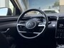 Hyundai Tucson 1.6 T-GDI HEV Comfort / 1e Eigenaar / NL Auto / Trekhaak 1650 KG / All Seasonbanden / Adaptive Cruise Control / Climate Control / Stoelverwarming / Achteruitrijcamera / Fabrieksgarantie t/m 01-2028 /