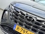 Hyundai Tucson 1.6 T-GDI HEV Comfort / 1e Eigenaar / NL Auto / Trekhaak 1650 KG / All Seasonbanden / Adaptive Cruise Control / Climate Control / Stoelverwarming / Achteruitrijcamera / Fabrieksgarantie t/m 01-2028 /