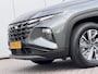 Hyundai Tucson 1.6 T-GDI HEV Comfort / 1e Eigenaar / NL Auto / Trekhaak 1650 KG / All Seasonbanden / Adaptive Cruise Control / Climate Control / Stoelverwarming / Achteruitrijcamera / Fabrieksgarantie t/m 01-2028 /