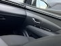 Hyundai Tucson 1.6 T-GDI HEV Comfort / 1e Eigenaar / NL Auto / Trekhaak 1650 KG / All Seasonbanden / Adaptive Cruise Control / Climate Control / Stoelverwarming / Achteruitrijcamera / Fabrieksgarantie t/m 01-2028 /