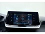 Peugeot e-2008 EV Allure Pack 50 kWh | SOH 95% | Apple carplay/Android auto | Adaptive cruise | Climate control | Lichtmetalen velgen 17'' |