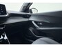 Peugeot e-2008 EV Allure Pack 50 kWh | SOH 95% | Apple carplay/Android auto | Adaptive cruise | Climate control | Lichtmetalen velgen 17'' |