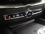 Volvo XC60 2.0 T8 Plug-in hybrid AWD Ultra Black Edition | Panoramadak | HUD | Harman/Kardon | Elek. Comfortstoelen met Geheugen | Elek. Achterklep | Cruise Control Adaptief | BLIS | Winterpakket | Apple Carplay/Android Auto |