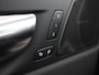 Volvo XC60 2.0 T8 Plug-in hybrid AWD Ultra Black Edition | Panoramadak | HUD | Harman/Kardon | Elek. Comfortstoelen met Geheugen | Elek. Achterklep | Cruise Control Adaptief | BLIS | Winterpakket | Apple Carplay/Android Auto |