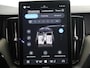 Volvo XC60 2.0 T8 Plug-in hybrid AWD Ultra Black Edition | Panoramadak | HUD | Harman/Kardon | Elek. Comfortstoelen met Geheugen | Elek. Achterklep | Cruise Control Adaptief | BLIS | Winterpakket | Apple Carplay/Android Auto |