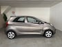 Kia Picanto 1.0 CVVT ISG Comfort Pack GEEN APK motor rookt, Schade rechts