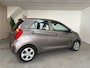 Kia Picanto 1.0 CVVT ISG Comfort Pack GEEN APK motor rookt, Schade rechts