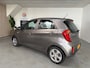 Kia Picanto 1.0 CVVT ISG Comfort Pack GEEN APK motor rookt, Schade rechts