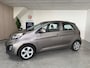 Kia Picanto 1.0 CVVT ISG Comfort Pack GEEN APK motor rookt, Schade rechts