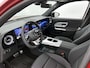 Mercedes-Benz GLB 180 Business Solution AMG 7p. | Premium pakket | Nightpakket | Vast panoramadak | Verstelbare demping | 20” multispaaks lichtmetalen AMG-velgen | GUARD 360° | Massage functie |