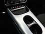 Mercedes-Benz GLB 200 Business Solution AMG 7p. 58 kWh | Premium plus pakket | Nightpakket | Trekhaak | Vast panoramadak | GUARD 360° | Burmester Surround Sound | Sportstoelen | Massage functie | 19” vijfspaaks lichtmetalen AMG-velgen |