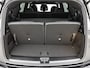 Mercedes-Benz GLB 200 Business Solution AMG 7p. 58 kWh | Premium plus pakket | Nightpakket | Trekhaak | Vast panoramadak | GUARD 360° | Burmester Surround Sound | Sportstoelen | Massage functie | 19” vijfspaaks lichtmetalen AMG-velgen |
