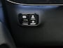Mercedes-Benz GLB 200 Business Solution AMG 7p. 58 kWh | Premium plus pakket | Nightpakket | Trekhaak | Vast panoramadak | GUARD 360° | Burmester Surround Sound | Sportstoelen | Massage functie | 19” vijfspaaks lichtmetalen AMG-velgen |