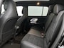 Mercedes-Benz GLB 200 Business Solution AMG 7p. 58 kWh | Premium plus pakket | Nightpakket | Trekhaak | Vast panoramadak | GUARD 360° | Burmester Surround Sound | Sportstoelen | Massage functie | 19” vijfspaaks lichtmetalen AMG-velgen |