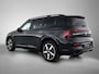 Mercedes-Benz GLB 200 Business Solution AMG 7p. 58 kWh | Premium plus pakket | Nightpakket | Trekhaak | Vast panoramadak | GUARD 360° | Burmester Surround Sound | Sportstoelen | Massage functie | 19” vijfspaaks lichtmetalen AMG-velgen |