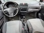 Kia Picanto 1.1 LXE / bj.2004 / kleur: rood / 5 deurs / mieuwe distributieriem / APK 06/2027 / NAP met 233624 km./ inruilauto.