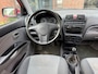 Kia Picanto 1.1 LXE / bj.2004 / kleur: rood / 5 deurs / mieuwe distributieriem / APK 06/2027 / NAP met 233624 km./ inruilauto.