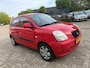 Kia Picanto 1.1 LXE / bj.2004 / kleur: rood / 5 deurs / mieuwe distributieriem / APK 06/2027 / NAP met 233624 km./ inruilauto.