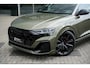 Audi Q8 60 TFSI e quattro Pro Line S Competition | Oak Green Pearl Effect (Audi Exclusive) | Panoramadak | Trekhaak | Head-up Display | Vierwielbesturing |  Bang & Olufsen Soundsystem | Luchtvering | Stoelventilatie en massagefunctie | Garantie 3 jaar / 100.000 KM |