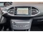 Peugeot 308 1.2 PureTech Premium, Origineel NL, Leder, Camera, Stoelverwarming, Keyless, Panoramadak, Park Assist.