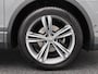 Volkswagen Tiguan 1.5 TSi 150 Pk R-Line | Navigatie | Full LED | Trekhaak | Camera | 19 Inch | Head-Up | Adaptive Cruise | 80.932 Km!!
