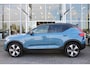 Volvo XC40 Recharge Ultimate 70 kWh | Fjord blue Carpet | 360 | H&K audio | Panorama dak | Stoel/stuurwiel verwarming | BLIS |