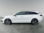 Hyundai i30 Wagon Premium 1.6 T-GDi 150pk Automaat | LEDER | ELEK. VERSTELBARE STOELEN | CAMERA | APPLE CARPLAY / ANDROID AUTO | ADAPTIVE CRUISE | STOEL + STUURVERW. |