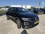 Volkswagen T-Roc 1.5 TSI Sport R-Line Trekhaak Carplay Achteruitrijcamera 4S Banden Stoelverwarming