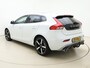 Volvo V40 T3 152PK Polar+ Sport / 18 inch velgen / H&K audio / Trekhaak / Panoramisch dak / Pdc camera / Bluetooth / Stoelverwarming.