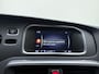 Volvo V40 T3 152PK Polar+ Sport / 18 inch velgen / H&K audio / Trekhaak / Panoramisch dak / Pdc camera / Bluetooth / Stoelverwarming.