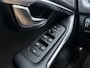 Volvo V40 T3 152PK Polar+ Sport / 18 inch velgen / H&K audio / Trekhaak / Panoramisch dak / Pdc camera / Bluetooth / Stoelverwarming.