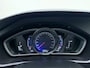 Volvo V40 T3 152PK Polar+ Sport / 18 inch velgen / H&K audio / Trekhaak / Panoramisch dak / Pdc camera / Bluetooth / Stoelverwarming.
