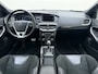 Volvo V40 T3 152PK Polar+ Sport / 18 inch velgen / H&K audio / Trekhaak / Panoramisch dak / Pdc camera / Bluetooth / Stoelverwarming.
