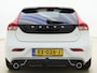 Volvo V40 T3 152PK Polar+ Sport / 18 inch velgen / H&K audio / Trekhaak / Panoramisch dak / Pdc camera / Bluetooth / Stoelverwarming.