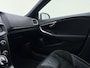 Volvo V40 T3 152PK Polar+ Sport / 18 inch velgen / H&K audio / Trekhaak / Panoramisch dak / Pdc camera / Bluetooth / Stoelverwarming.