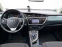 Toyota Auris 1.8 Hybrid Lease | Dealer onderhouden | Panoramadak | Navigatie | Climate Control | Cruise Control | Achteruitrijcamera |