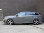 Peugeot 308 SW GT 130pk Automaat | Navigatie | Achteruitrijcamera | Matrix LED koplampen | Adaptieve Cruise Control | Keyless start | Leder/Stof sportstoelen | Climate Control | Parkeersensoren v+a | Draadloze Apple CarPlay / Android Auto | Volledig digitaal instrumentenpaneel | Donker getint glas | 18" lichtmetalen velgen |