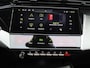 Peugeot 308 SW GT 130pk Automaat | Navigatie | Achteruitrijcamera | Matrix LED koplampen | Adaptieve Cruise Control | Keyless start | Leder/Stof sportstoelen | Climate Control | Parkeersensoren v+a | Draadloze Apple CarPlay / Android Auto | Volledig digitaal instrumentenpaneel | Donker getint glas | 18" lichtmetalen velgen |